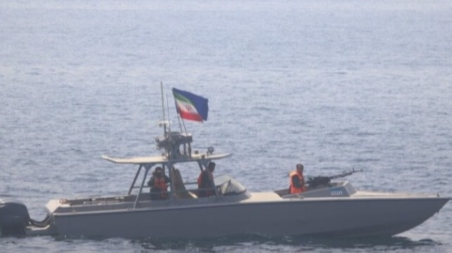 Iranian fast boat approach US Navy vessels 