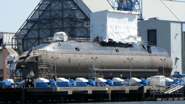 Israeli submarine INS Tanin under construction at HDW in Kiel, part of TKMS (Marco Kuntzsch / CC BY 3.0)