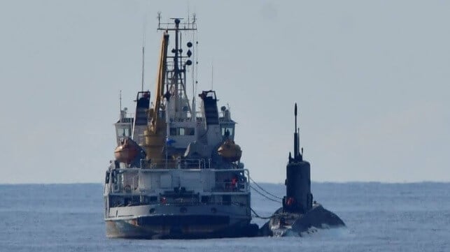 Russian tug and sybmarine