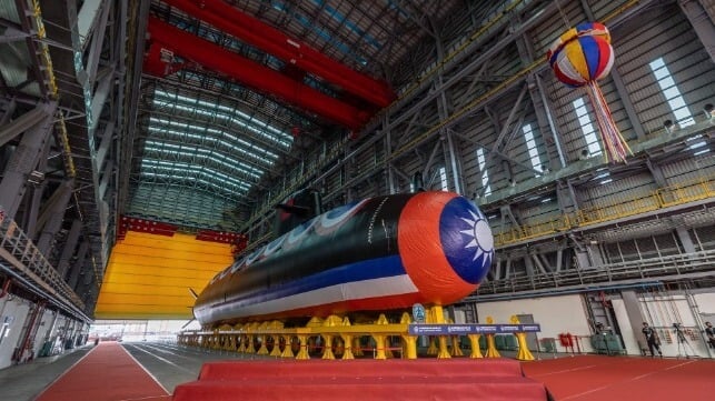 The Huilong UUV may be an R&D support tool for Taiwan's Hai Kun-class of manned subs (Office of the President, ROC)