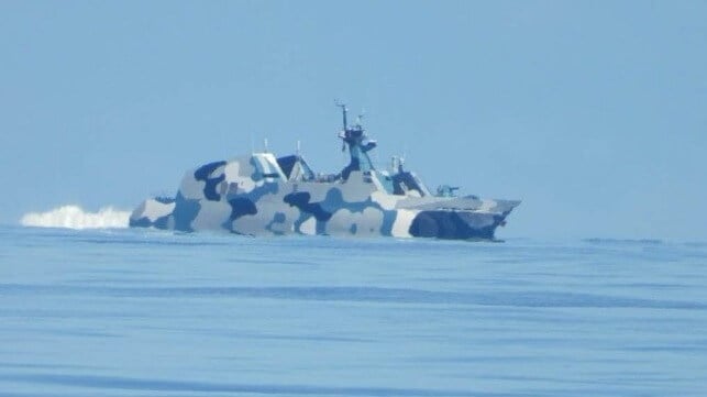 A PLA Navy Type 22 missile boat shadows a Philippine fishery vessel near Half Moon Shoal (BFAR)