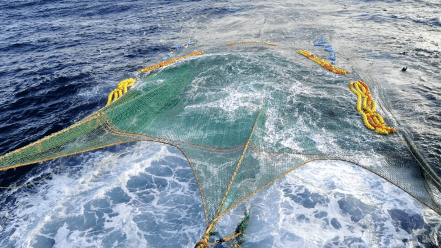 Southern Ocean krill trawling (CCAMLR file image)