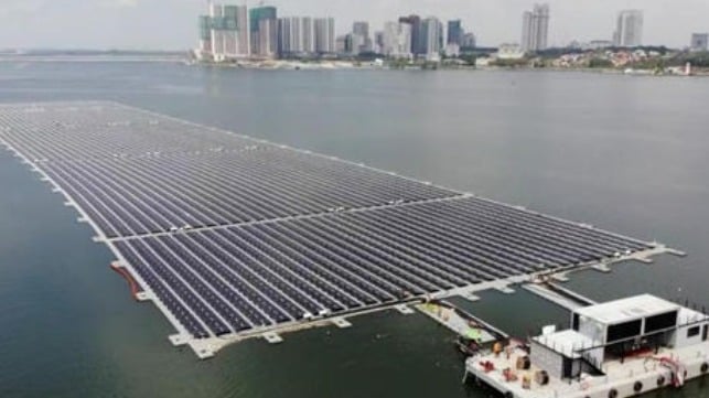 world's largest floating solar farm and energy storage in Indonesia
