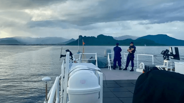 The crew of the cutter USCGC Oliver Henry arrive in Pohnpei, Micronesia, 2022 (USCG)