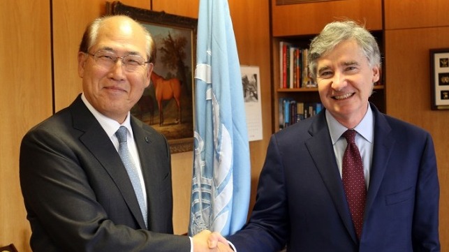 Kitack Lim and Christopher O. Davis at IMO headquarters in London, November 15, 2018.