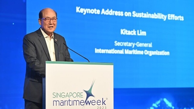 Kitack Lim delivers a keynote speech at Singapore Maritime Week