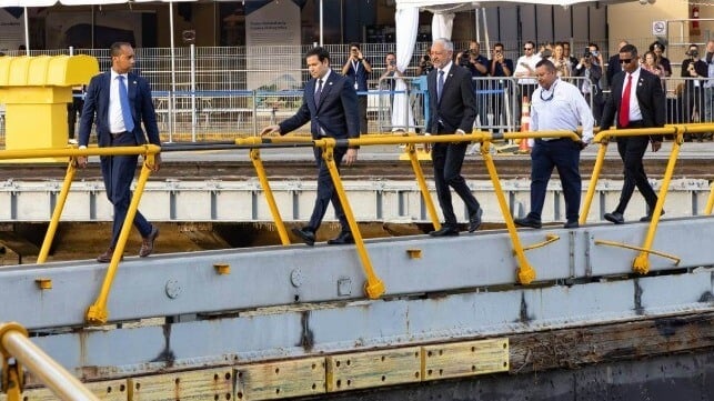 U.S. Secretary of State Marco Rubio (second from left) visits the Miraflores locks, February 2 (ACP)