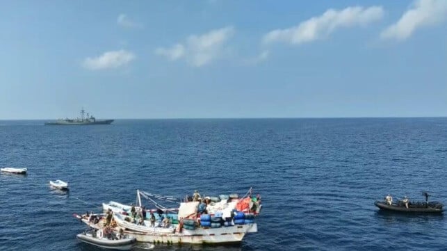 warship Yemeni dhow