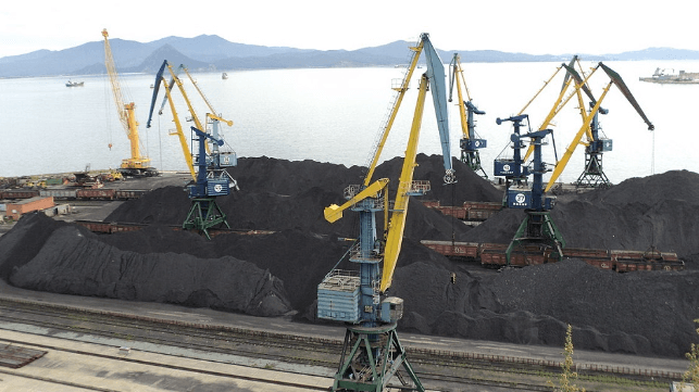 Indonesia imposes partial ban on coal exports 