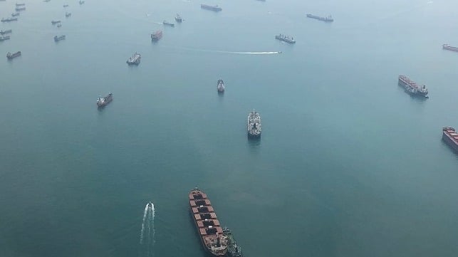 armed robbery and assults on ships in the Singapore Strait 