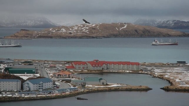 Reefer ships at Dutch Harbor, Alaska (Delta Whiskey / CC BY ND 2.0)