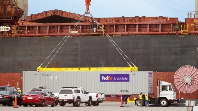 Chinese bulker chartered to FedEx arrives in California