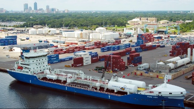 The first international vessel to furn LNG fueled took place recently at Jacksonville