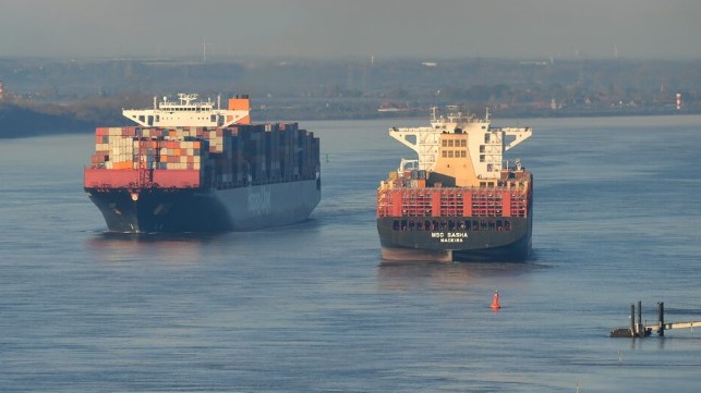 Hamburg improves port access along river from North Sea 