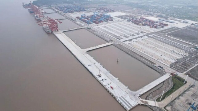 record TEU volume at Zhoushan Ningbo 