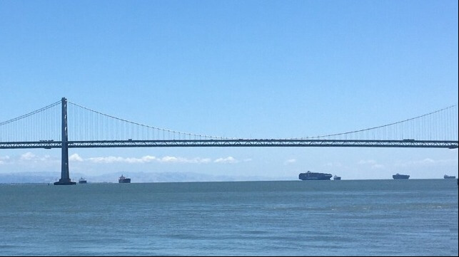 queing system hold containerships at sea for Port of Oakland California 
