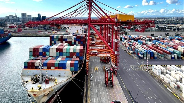 Australian dockworkers plan rolling strikes against container terminal operator