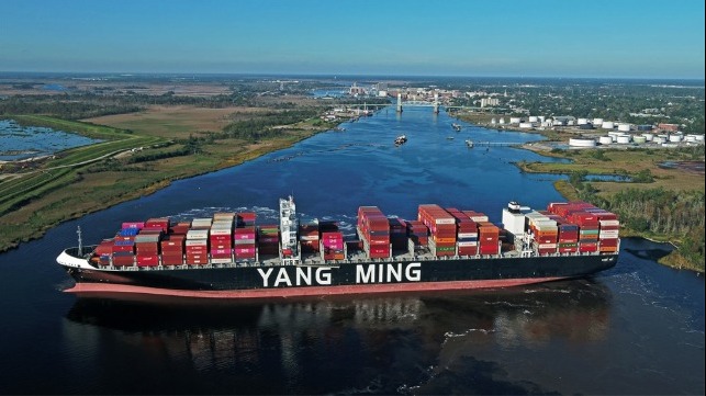 Wilmington makes investments to handle large containerships
