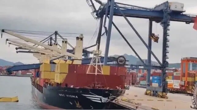 Yantian container crane collapse 