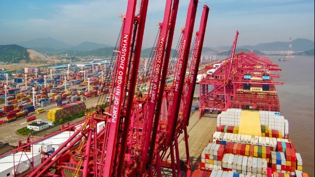 COVID-19 distruptions at China's busiest cargo port