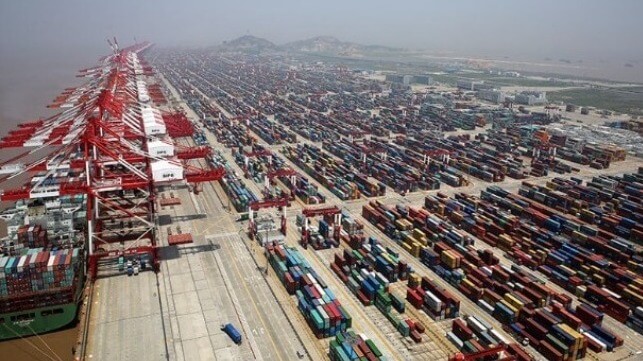 Shanghai port operations 