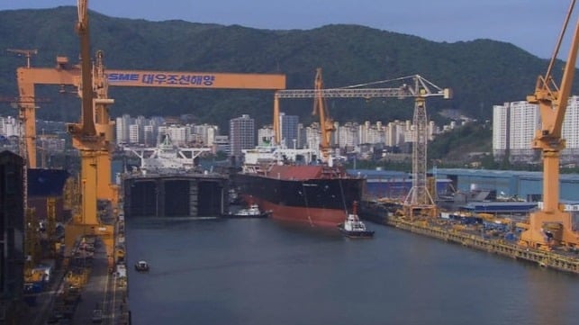 Korea considers alternatives as regulatory approvals delay mega shipyard merger 