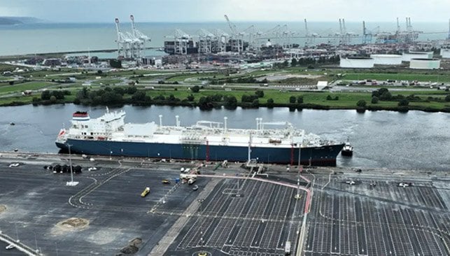 floating LNG terminal Le Havre France