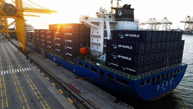 DP World containership