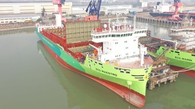 methanol-fueled feeder containerships