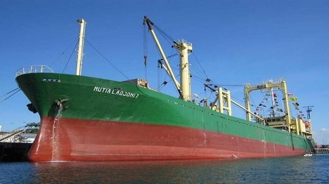 Indonesia mencari kapal kargo yang hilang dengan 16 awak