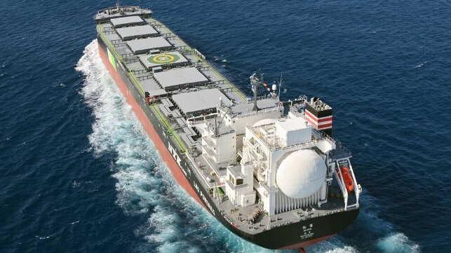 LNG-fueled bulker
