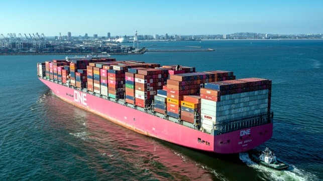containership diverts after collapse at sea