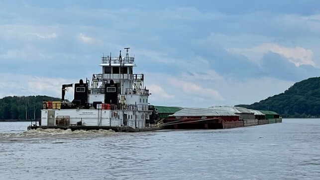 KMA towboat and barge