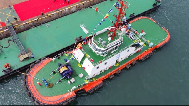 China's First Fully Electric Tugboat Enters Service