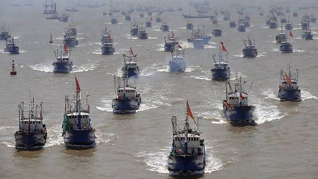 chinese fishing vessels ram korean coast guard boat