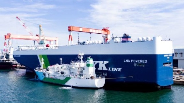 Japan's first ship-to-ship LNG fueling 