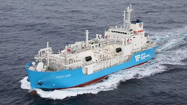 LNG bunker vessel