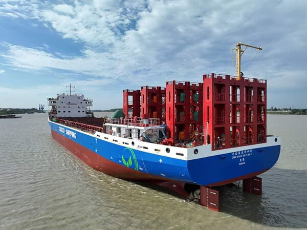 N997 Cosco electric containership float out stern