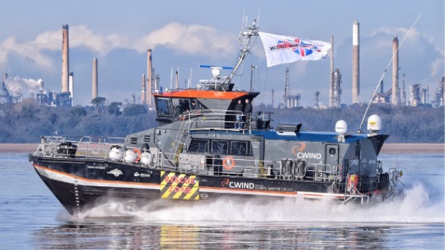 hybrid crew transfer vessel for offshore wind farms 