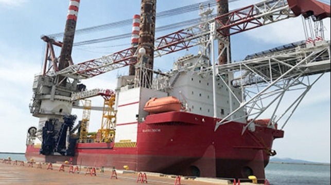offshoe construction on Japan's first large windfarm