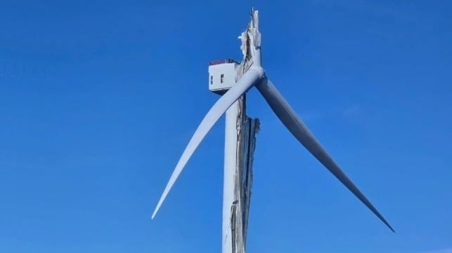 broken wind turbine blade