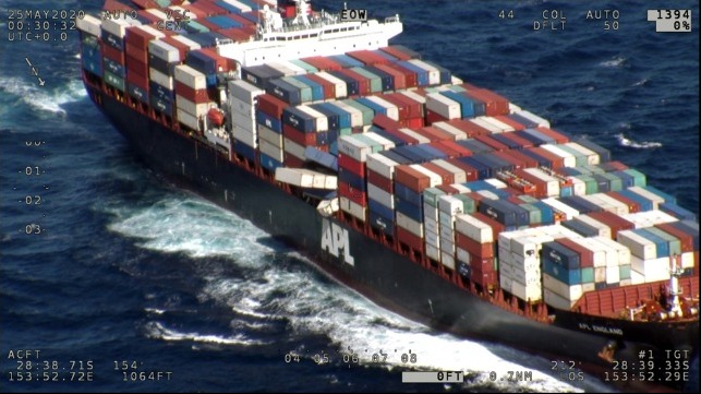 Video APL England Loses Containers Overboard Near Australia