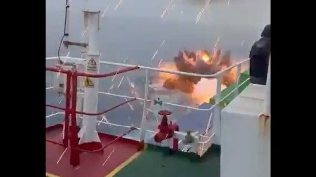 Bomb boat detonationd