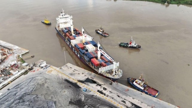 CMA CGM Balboa hits dock