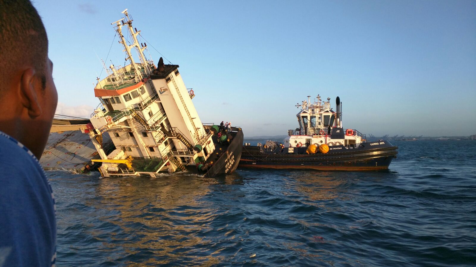 Video Cargo Vessel VFM Alita Sinks Off Panama