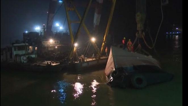 21 Confirmed Dead after Tug Sinks