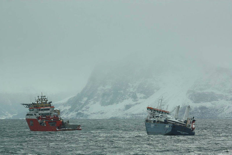 [PHOTOS] Abandoned Heavy-Lift Vessel Successfully Towed to Port