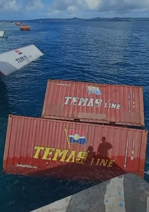 Container Feeder Sinks After Collision with Tanker off Kupang