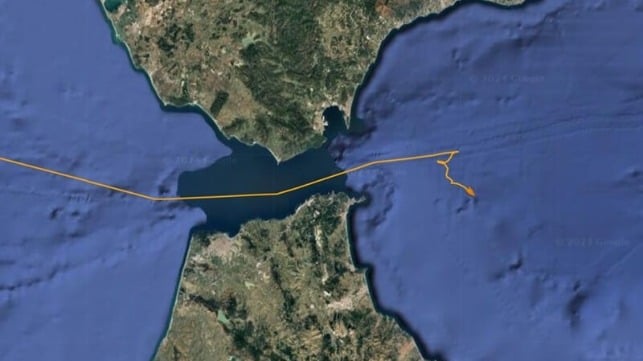 AIS data from Louisa Bolten (orange) and Southern Puma (not reported) on the day of the casualty (Pole Star)