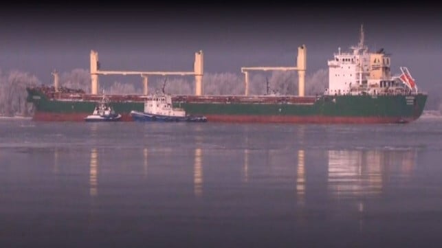 bulker stuck in St. Lawrence